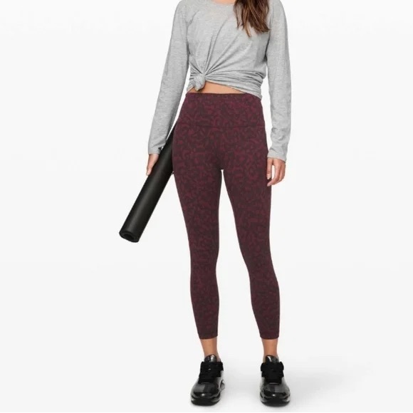 lululemon athletica Pants - Lululemon Women's Burgundy Patterned Leggings Sz 2‎
